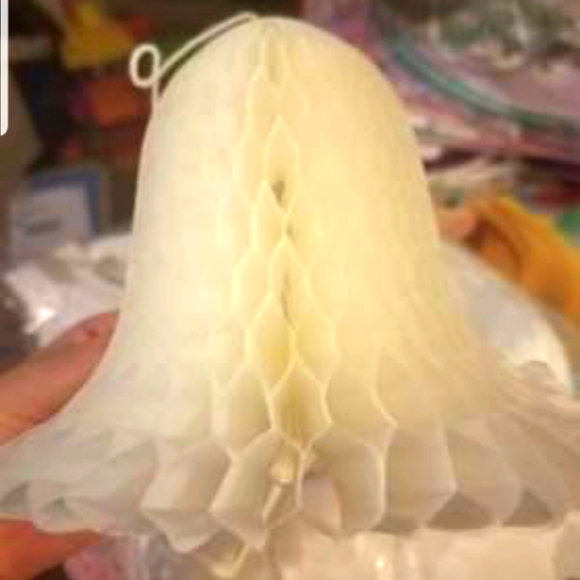 15 piece Wedding Tissue Paper Decorating Kit - Picture 2 of 7